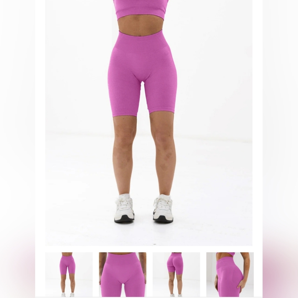 Scrunch Seamless Ribbed Contour Shorts